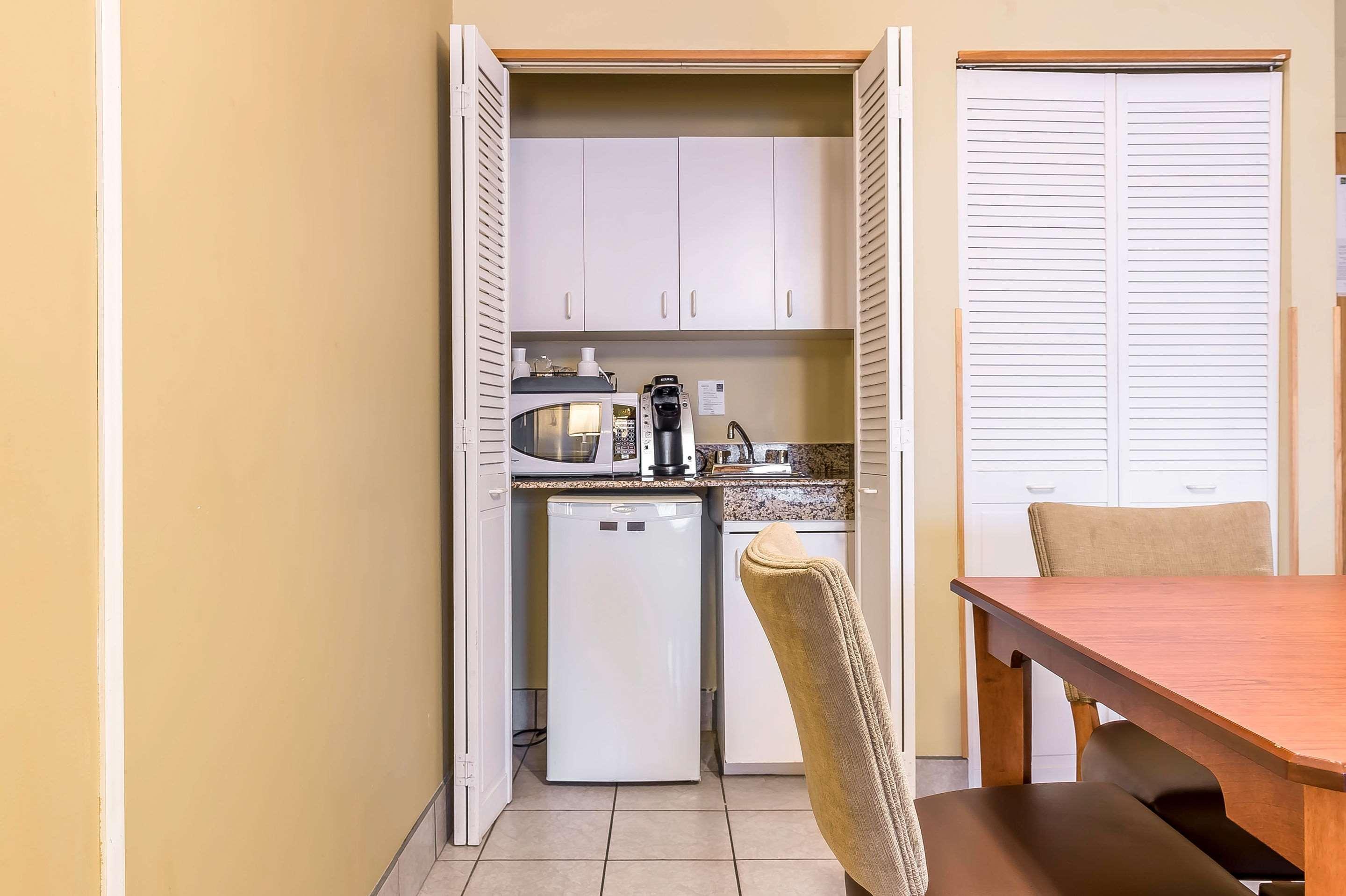 Quality Inn & Suites Hawkesbury Eksteriør billede