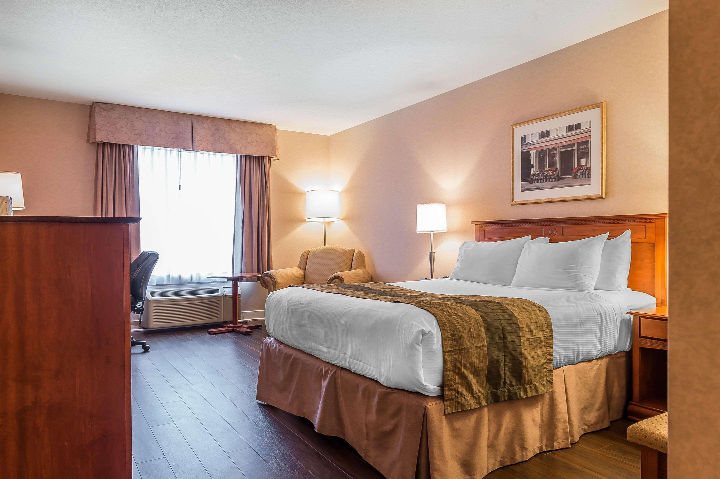 Quality Inn & Suites Hawkesbury Eksteriør billede