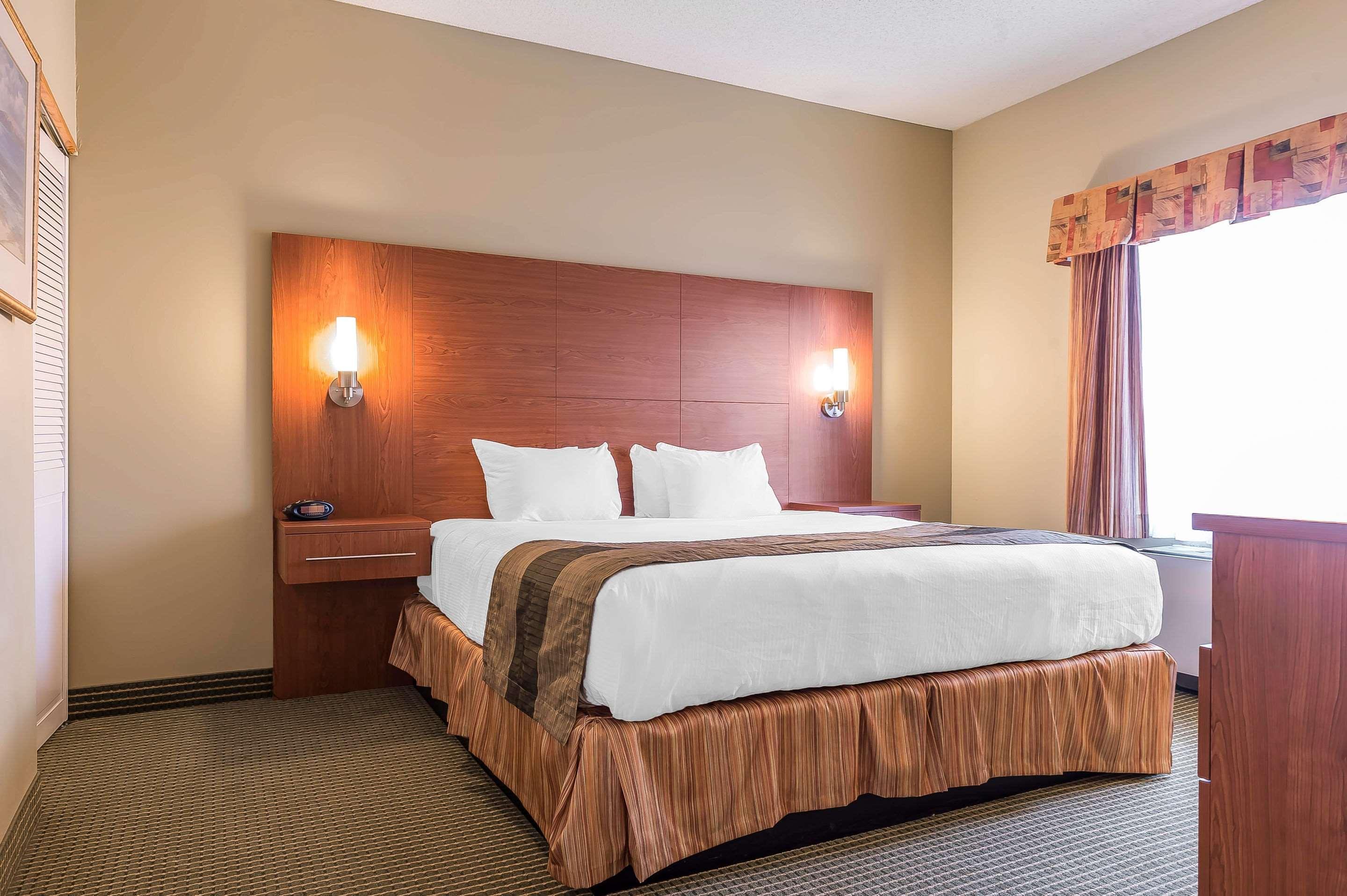 Quality Inn & Suites Hawkesbury Eksteriør billede