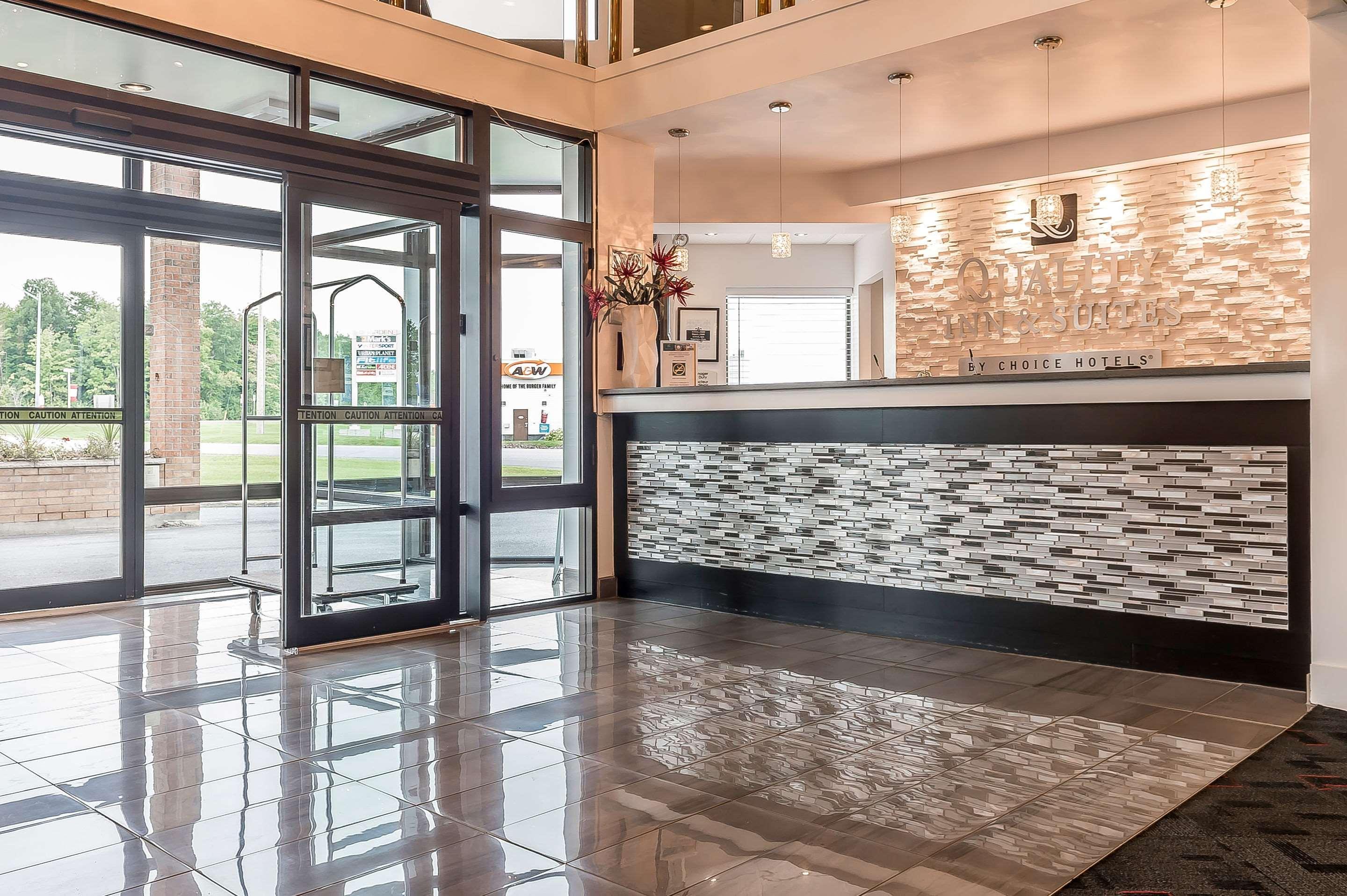 Quality Inn & Suites Hawkesbury Eksteriør billede