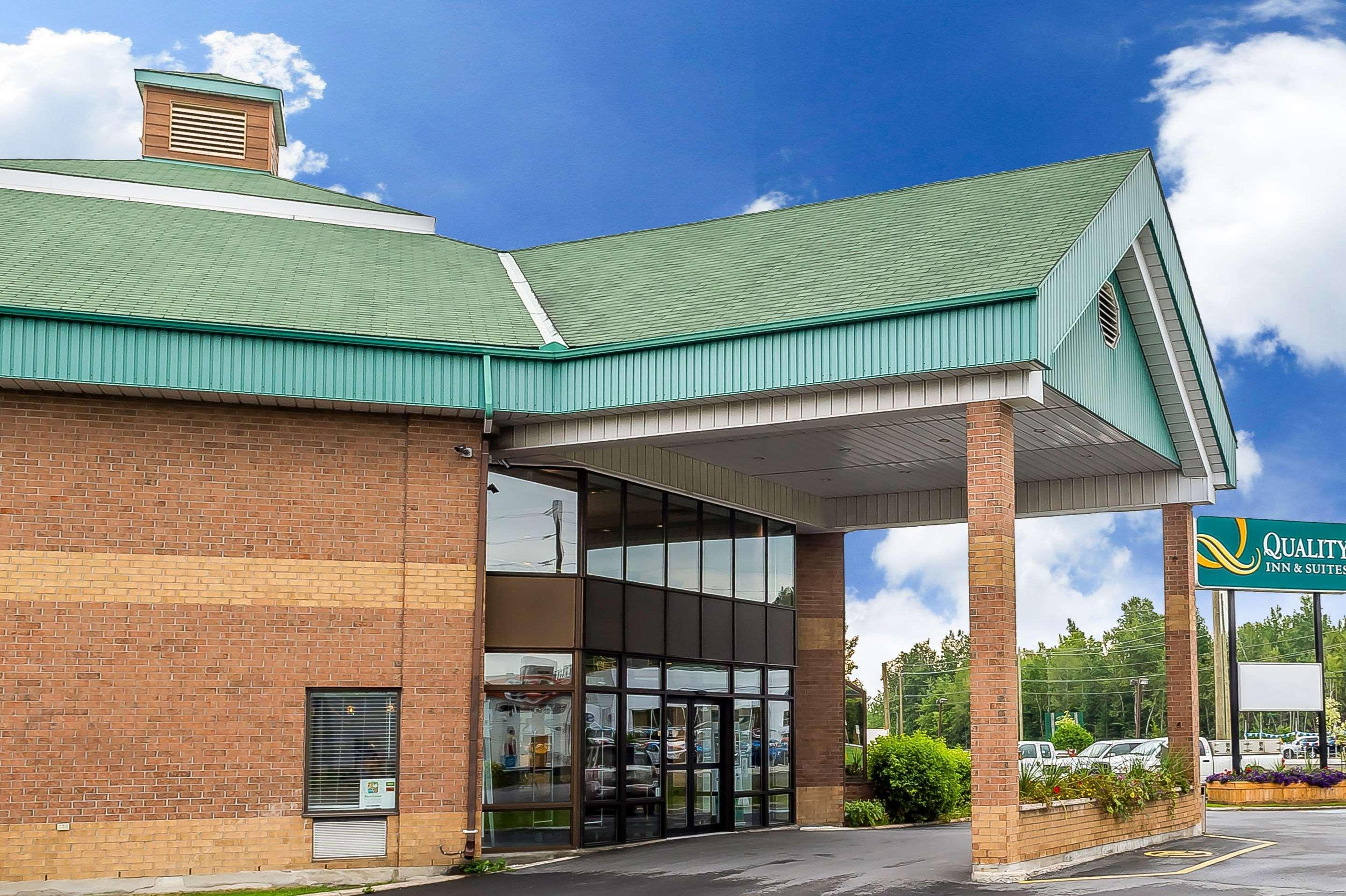 Quality Inn & Suites Hawkesbury Eksteriør billede