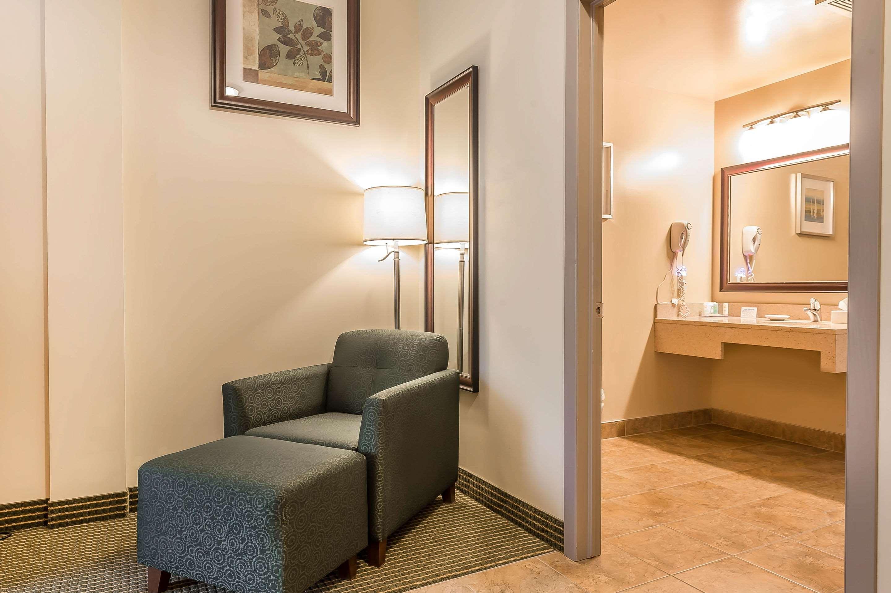 Quality Inn & Suites Hawkesbury Eksteriør billede